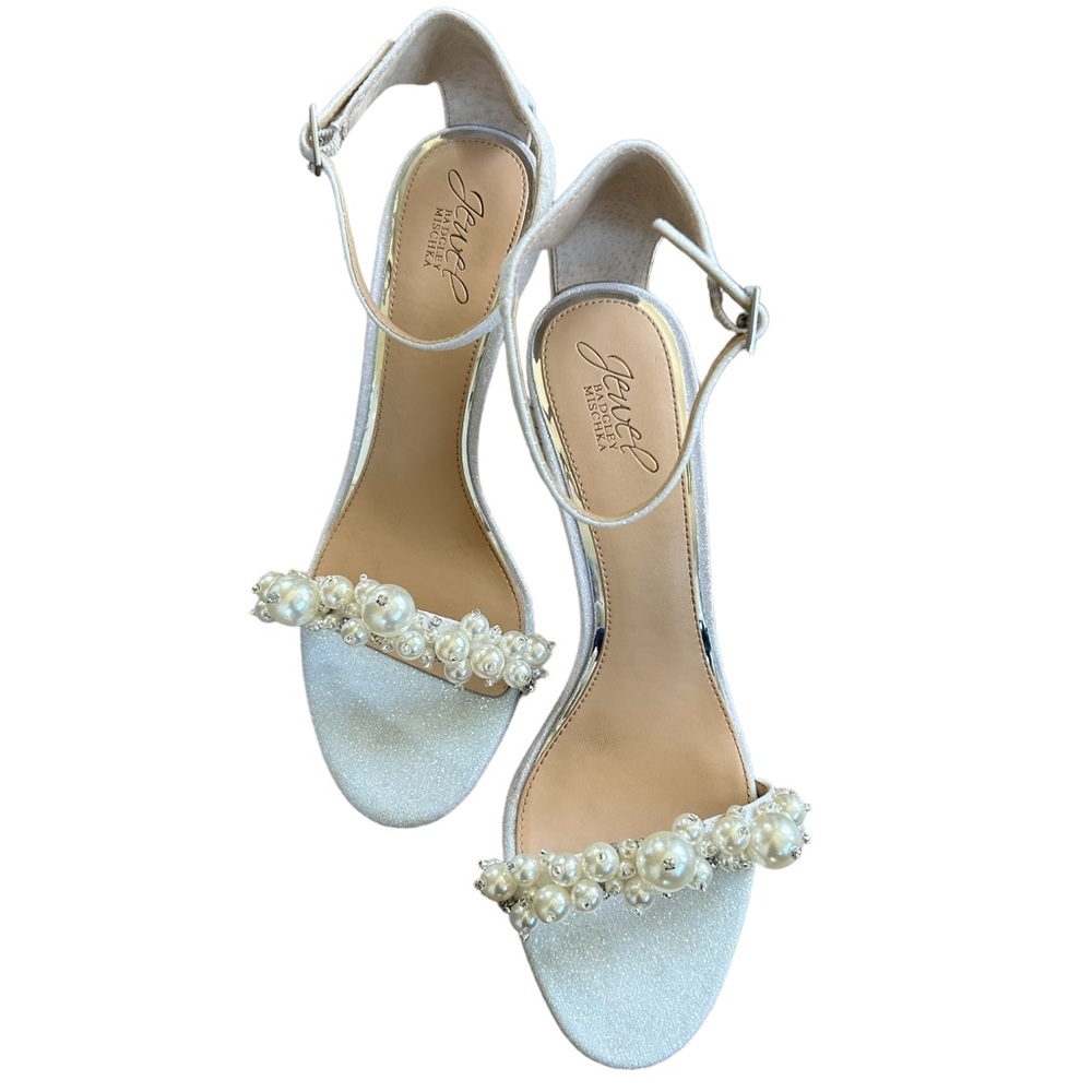 Jewel Badgley Mischka Lassie Imitation Pearl Dress Sandal-Size 9.5- Worn once!